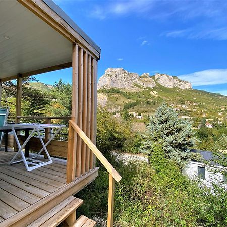 ホテル Camping Les Princes D'Orange Orpierre エクステリア 写真