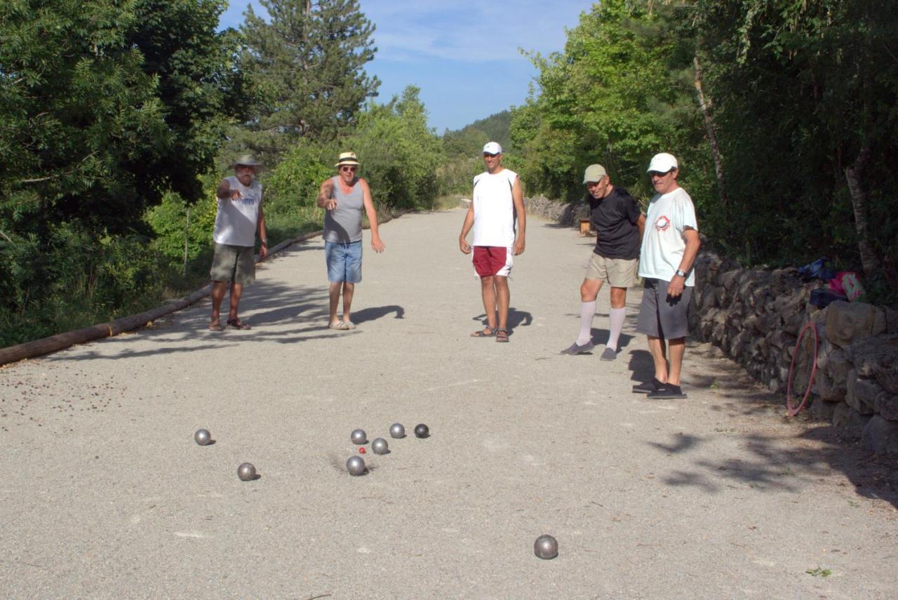 ホテル Camping Les Princes D'Orange Orpierre エクステリア 写真