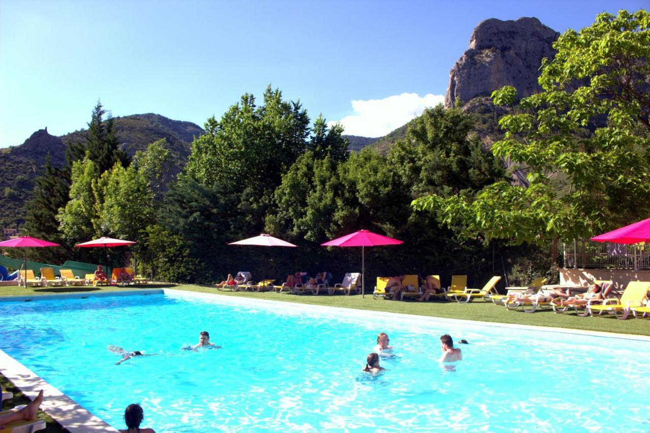 ホテル Camping Les Princes D'Orange Orpierre エクステリア 写真