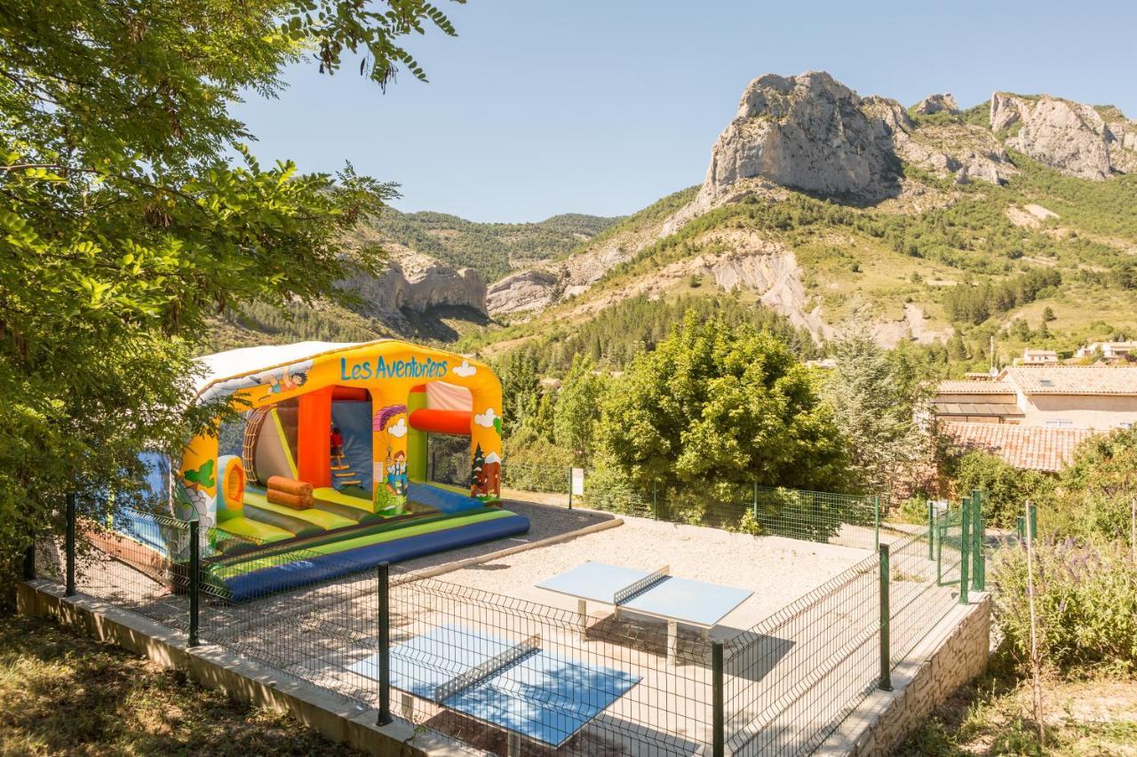ホテル Camping Les Princes D'Orange Orpierre エクステリア 写真