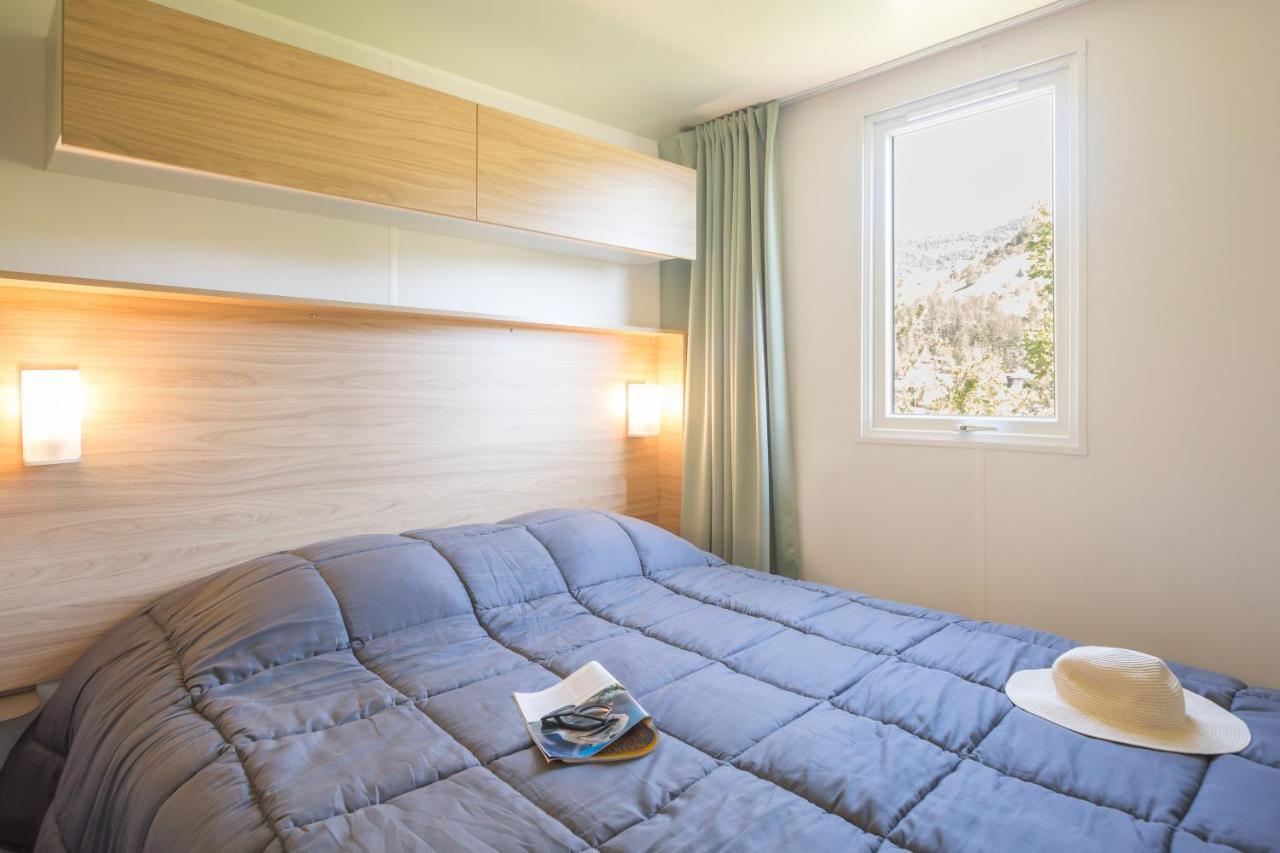 ホテル Camping Les Princes D'Orange Orpierre エクステリア 写真