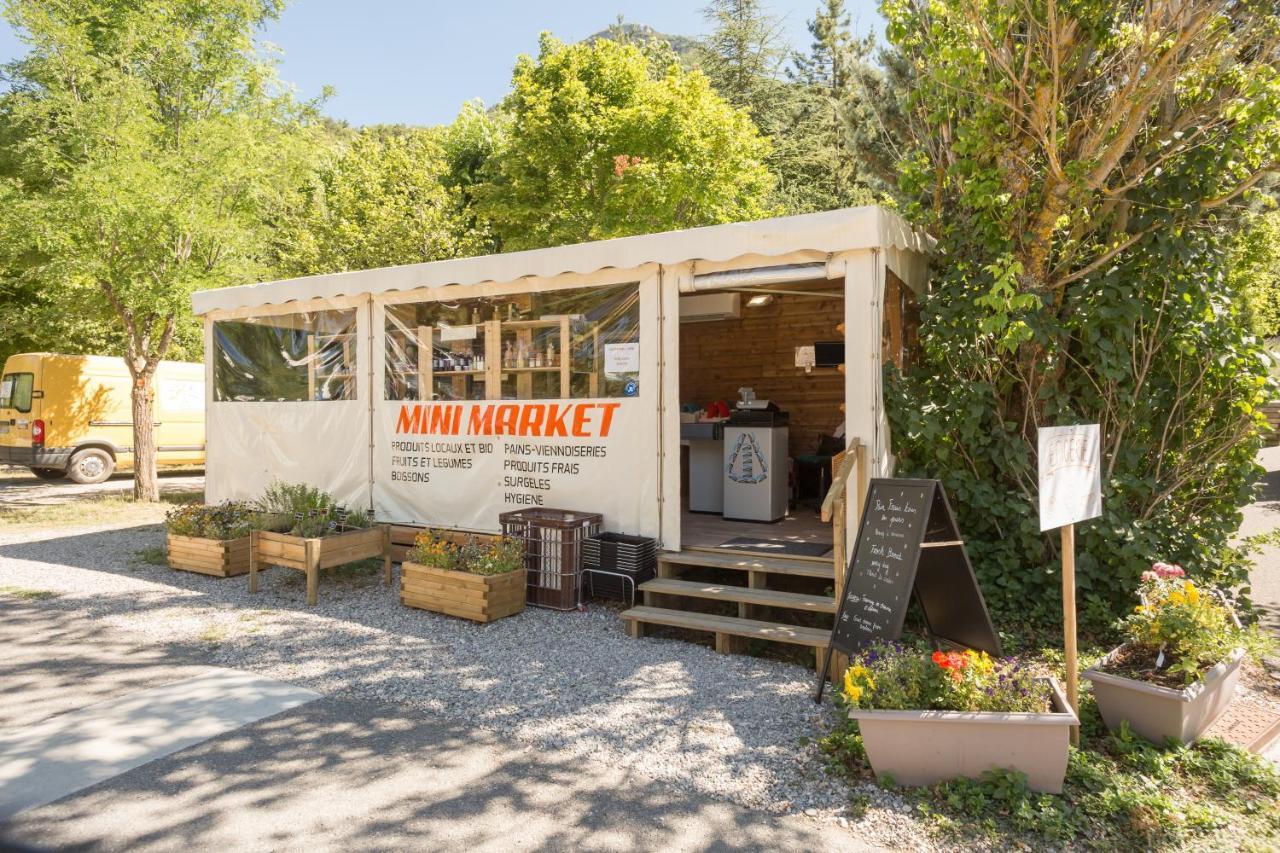 ホテル Camping Les Princes D'Orange Orpierre エクステリア 写真