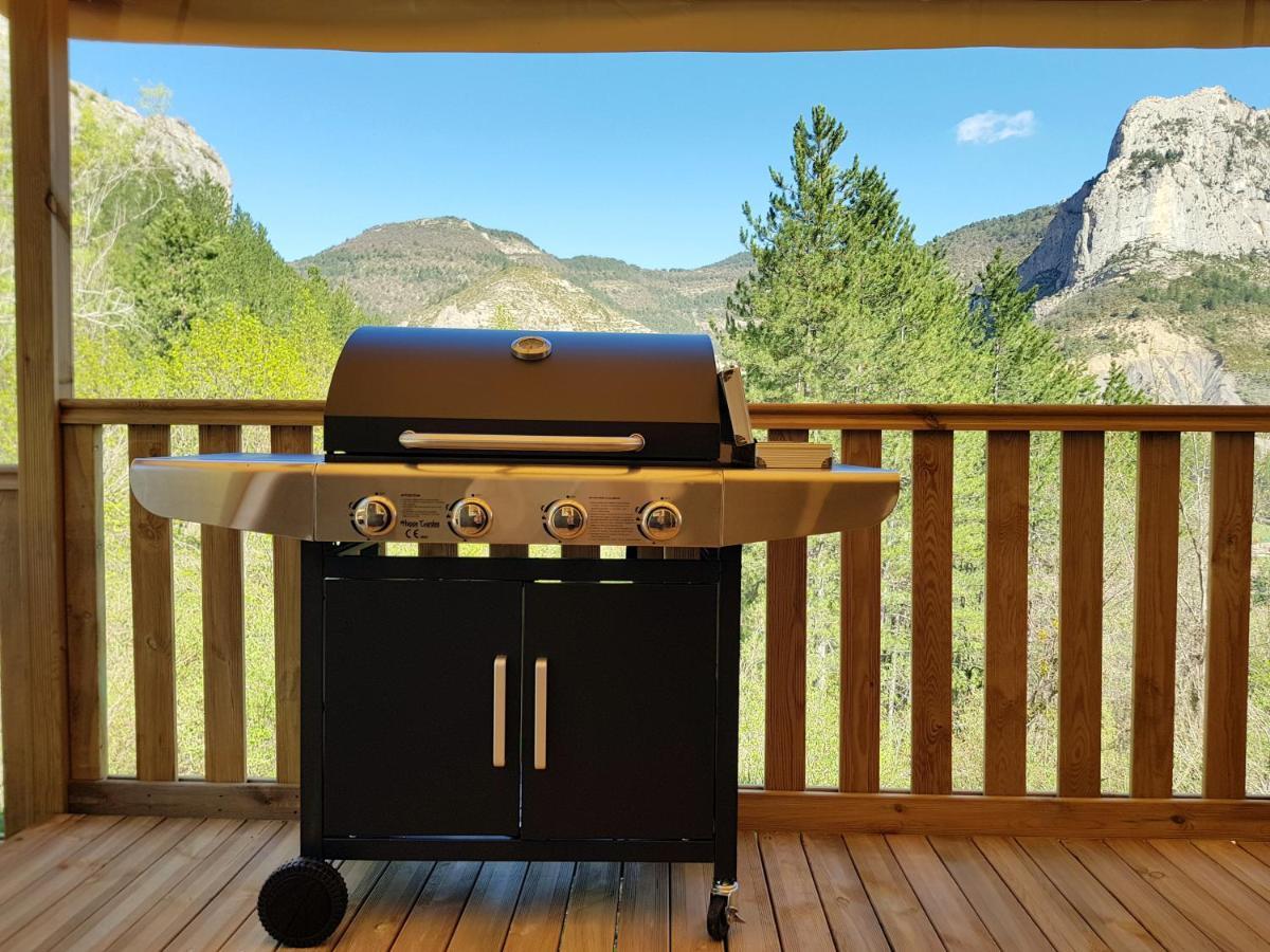 ホテル Camping Les Princes D'Orange Orpierre エクステリア 写真