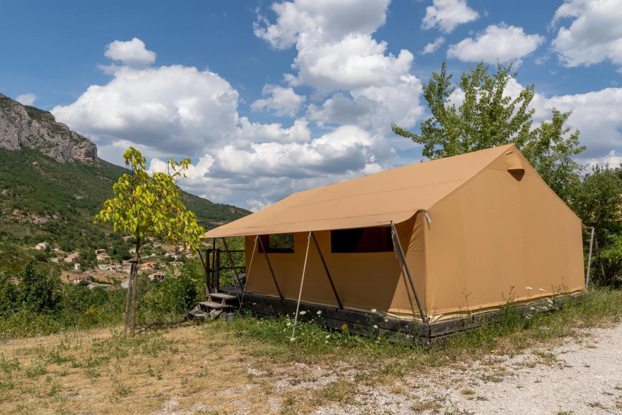 ホテル Camping Les Princes D'Orange Orpierre エクステリア 写真