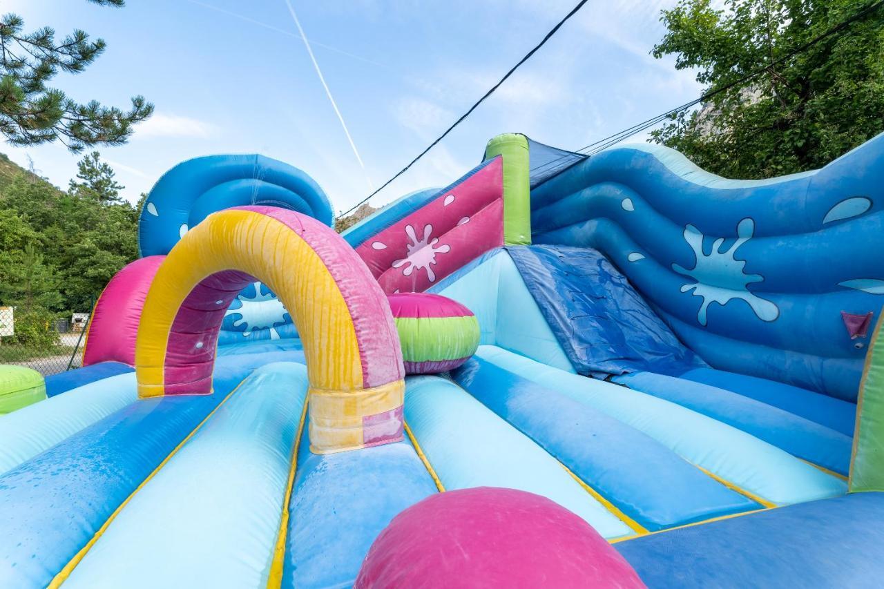 ホテル Camping Les Princes D'Orange Orpierre エクステリア 写真