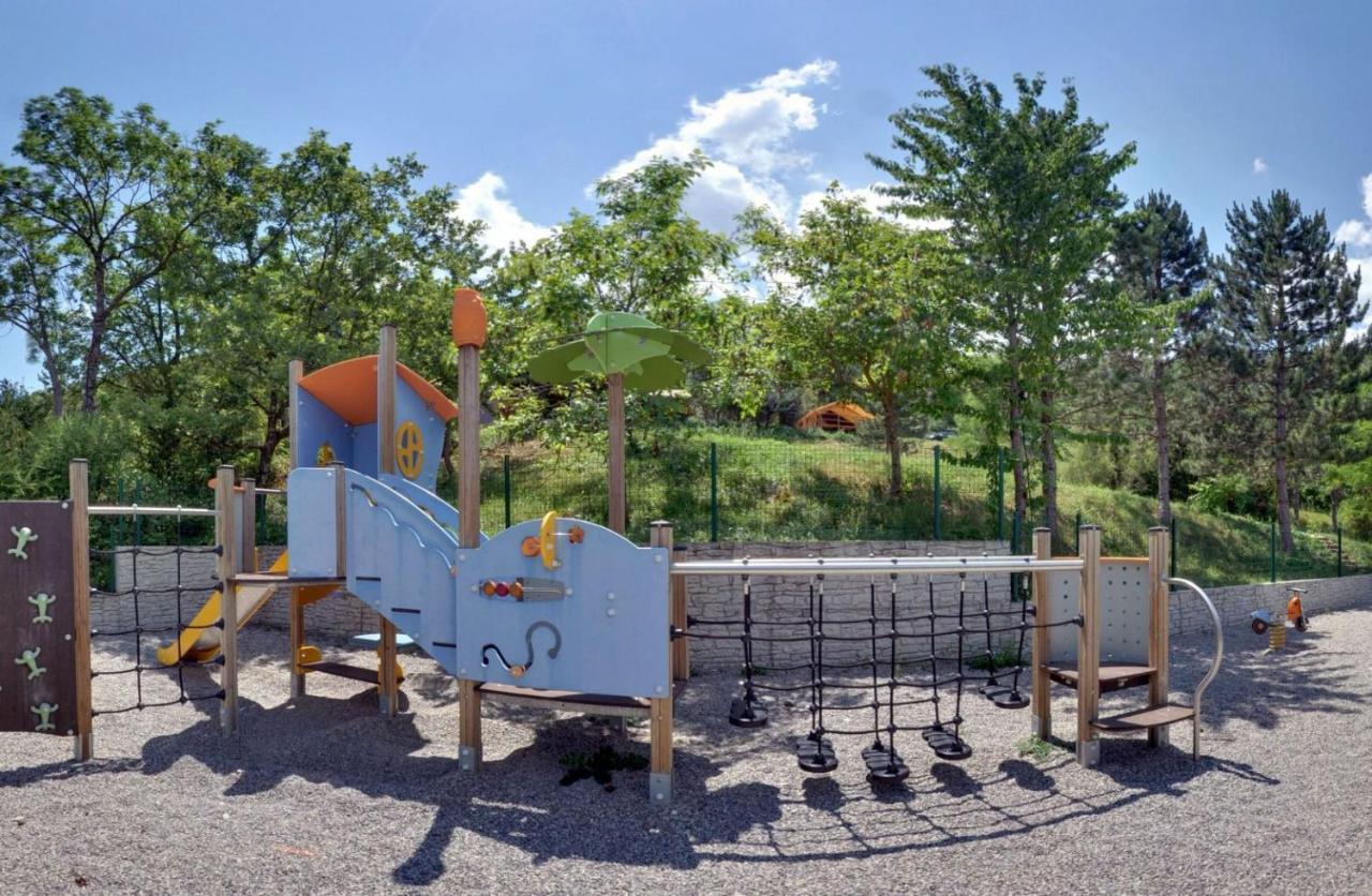 ホテル Camping Les Princes D'Orange Orpierre エクステリア 写真
